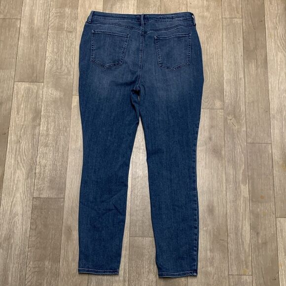 NYDJ Madison Ami Skinny Sure Stretch Lift Tuck Technology Distressed‎ Jeans - Picture 2 of 9